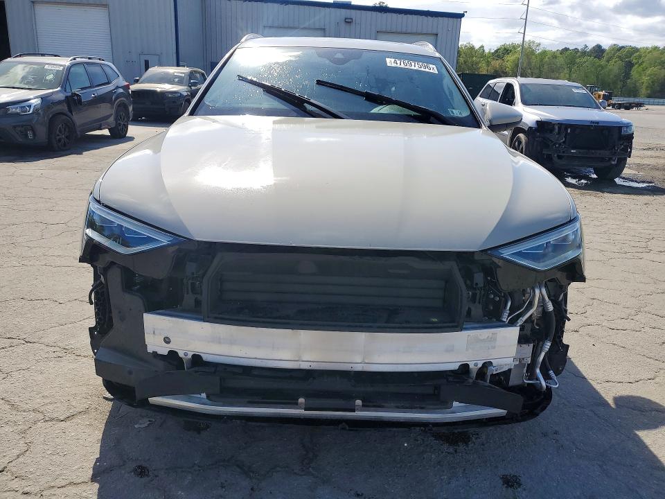 Продаж на аукціоні авто 2019 Audi E-tron, vin: WA1LAAGE0KB024074, номер лоту: 47697596