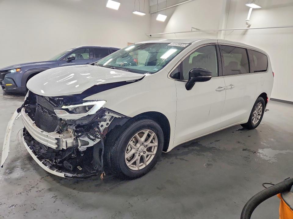 Продажа на аукционе авто 2026 Chrysler Pacifica, vin: 2C4RC1BG9TR197534, номер лота: 46852256