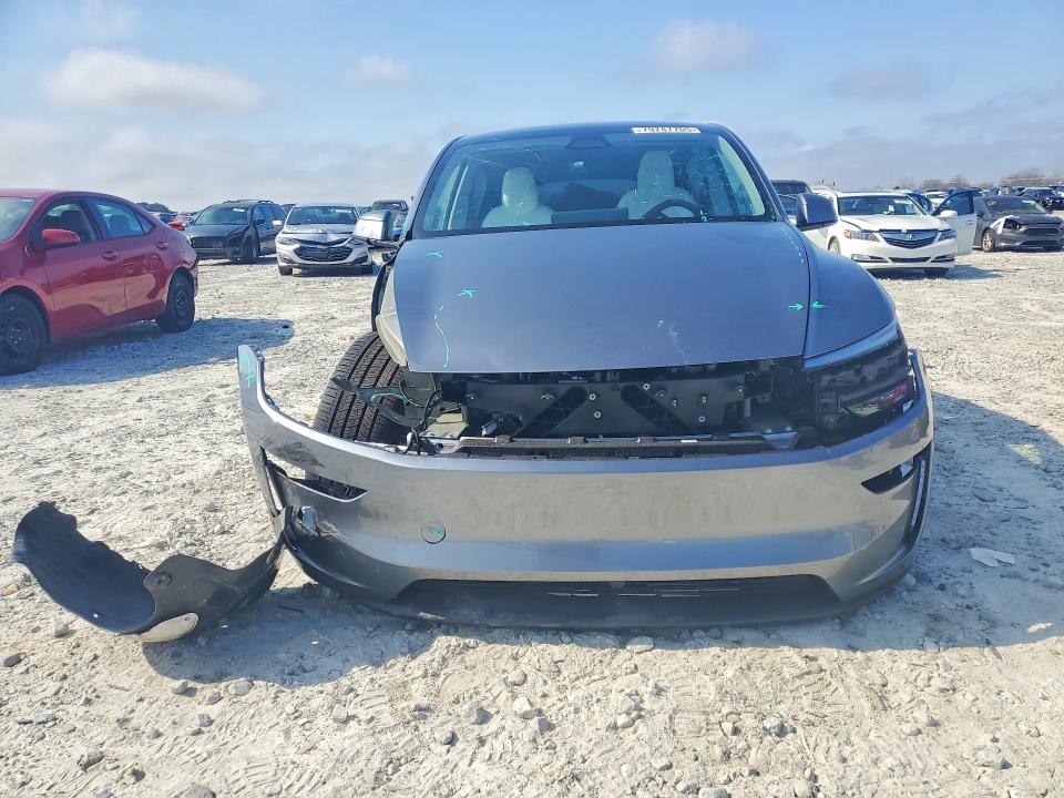 2026 Tesla Model Y მანქანა იყიდება აუქციონზე, vin: 7SAYGDEE7TA613281, აუქციონის ნომერი: 79747705