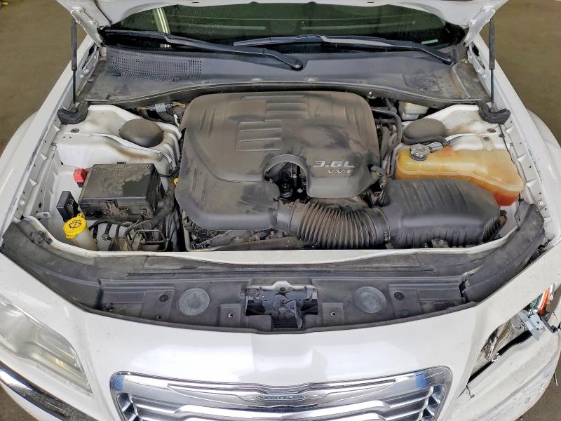 2014 Chrysler 300c მანქანა იყიდება აუქციონზე, vin: 2C3CCAKG8EH103694, აუქციონის ნომერი: 46238696