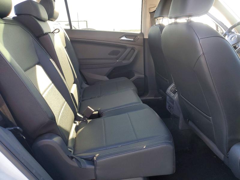 41584876 :رقم المزاد ، 3VV3B7AX4JM214677 vin ، 2018 Volkswagen Tiguan مزاد بيع