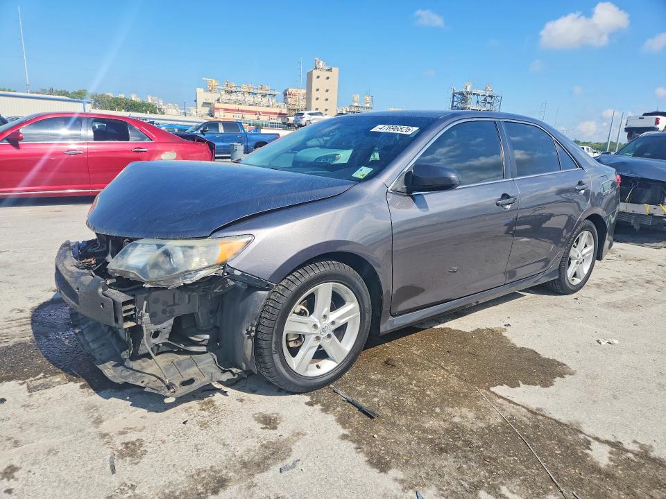 47696826 :رقم المزاد ، 4T1BF1FK0EU734185 vin ، 2014 Toyota Camry مزاد بيع