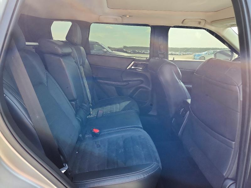 Продаж на аукціоні авто 2022 Mitsubishi Outlander, vin: JA4J3UA82NZ011800, номер лоту: 47075816