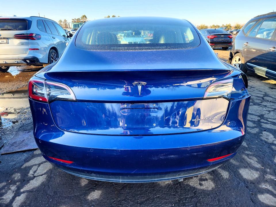 78229445 :رقم المزاد ، 5YJ3E1EB9JF120137 vin ، 2018 Tesla Model 3 مزاد بيع