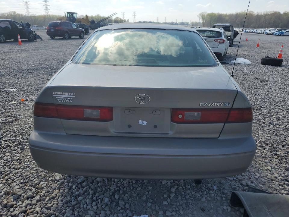 47498146 :رقم المزاد ، 4T1BG22K5WU355466 vin ، 1998 Toyota Camry مزاد بيع