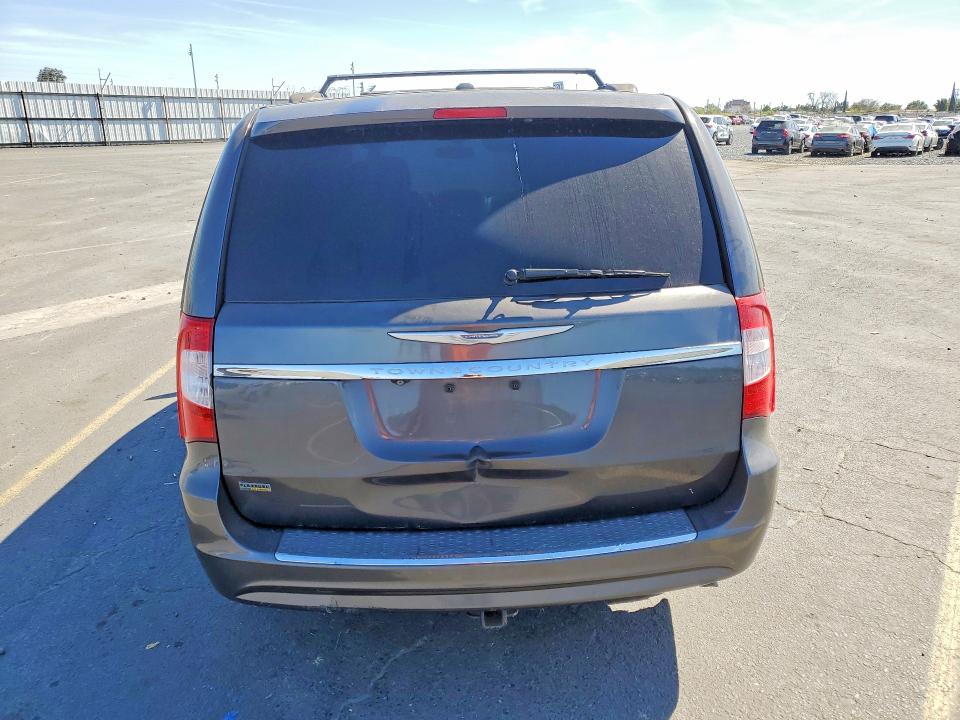 45666586 :رقم المزاد ، 2C4RC1BGXFR553199 vin ، 2015 Chrysler Town & Country مزاد بيع