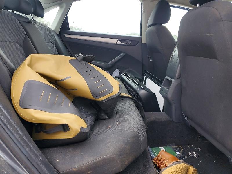 47251556 :رقم المزاد ، 1VWAT7A39FC094283 vin ، 2015 Volkswagen Passat مزاد بيع