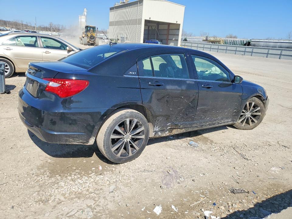 Продаж на аукціоні авто 2013 Chrysler 200, vin: 1C3CCBCG4DN621179, номер лоту: 45598176