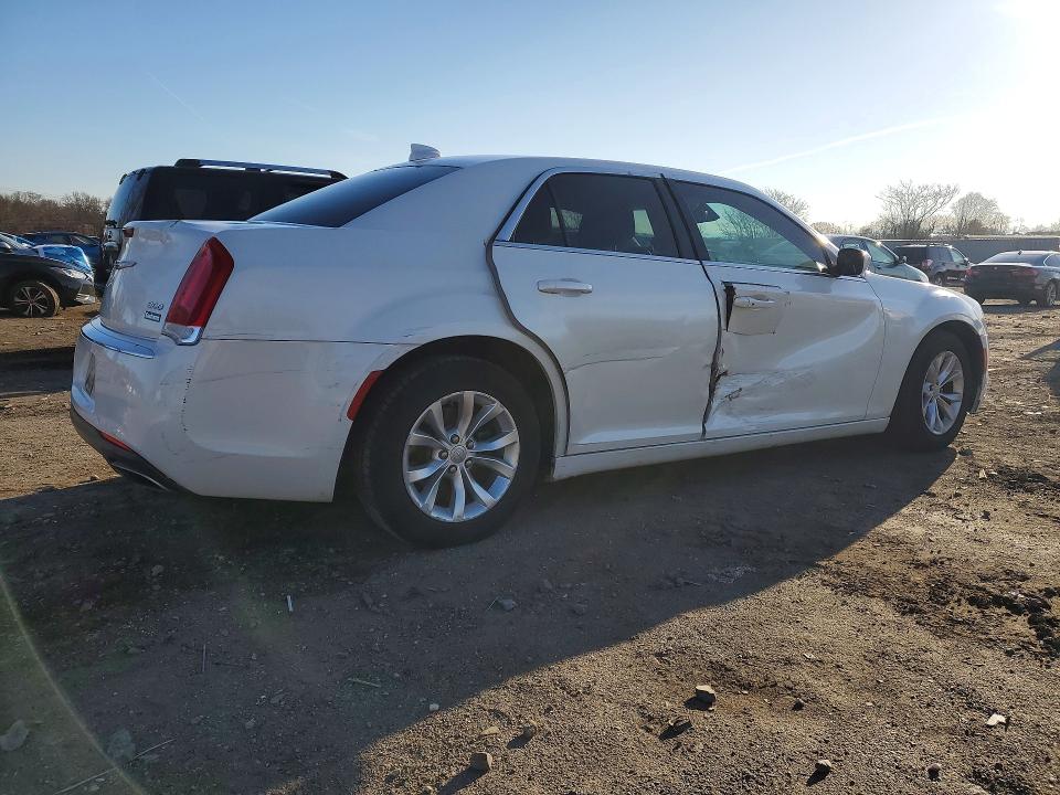 46731096 :رقم المزاد ، 2C3CCAAG9FH815554 vin ، 2015 Chrysler 300 مزاد بيع