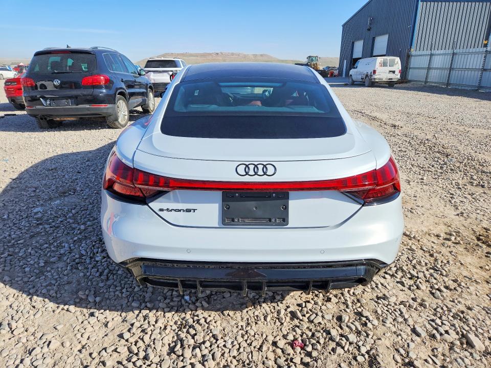 47567186 :رقم المزاد ، WAUCJBFW7R7002041 vin ، 2024 Audi E-tron Gt مزاد بيع