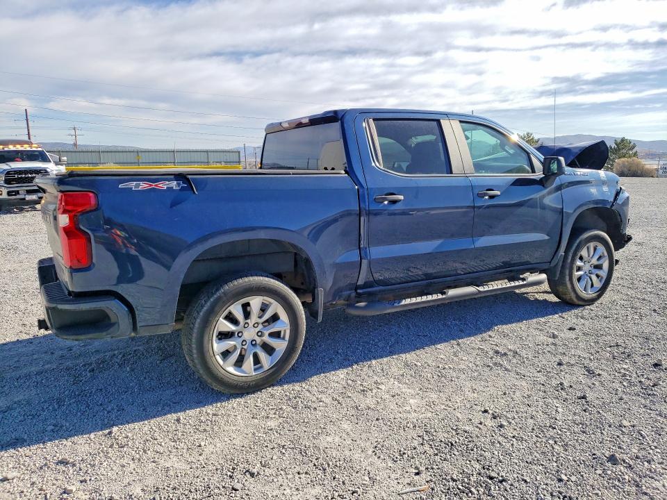 Auction sale of the 2021 Chevrolet Silverado, vin: 1GCUYBEF0MZ105058, lot number: 45795866