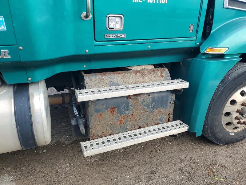 45556846 :رقم المزاد ، 5KJJBHDV5HLJG9474 vin ، 2017 Western Star/auto Car 5700 مزاد بيع