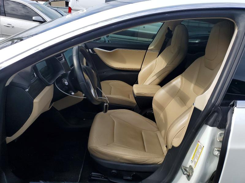 45873926 :رقم المزاد ، 5YJSA1H22FF095883 vin ، 2015 Tesla Model S مزاد بيع