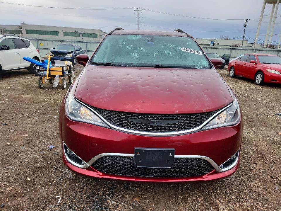 46036576 :رقم المزاد ، 2C4RC1BG3HR584393 vin ، 2017 Chrysler Pacifica مزاد بيع