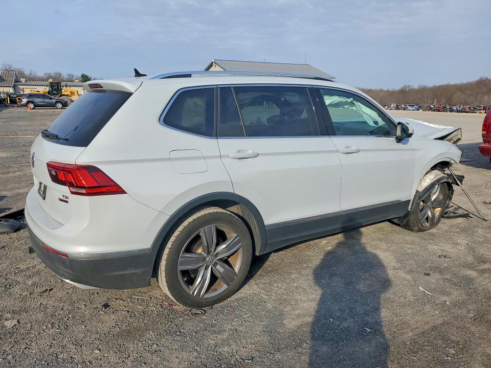Продаж на аукціоні авто 2018 Volkswagen Tiguan, vin: 3VV4B7AX3JM214092, номер лоту: 48242186