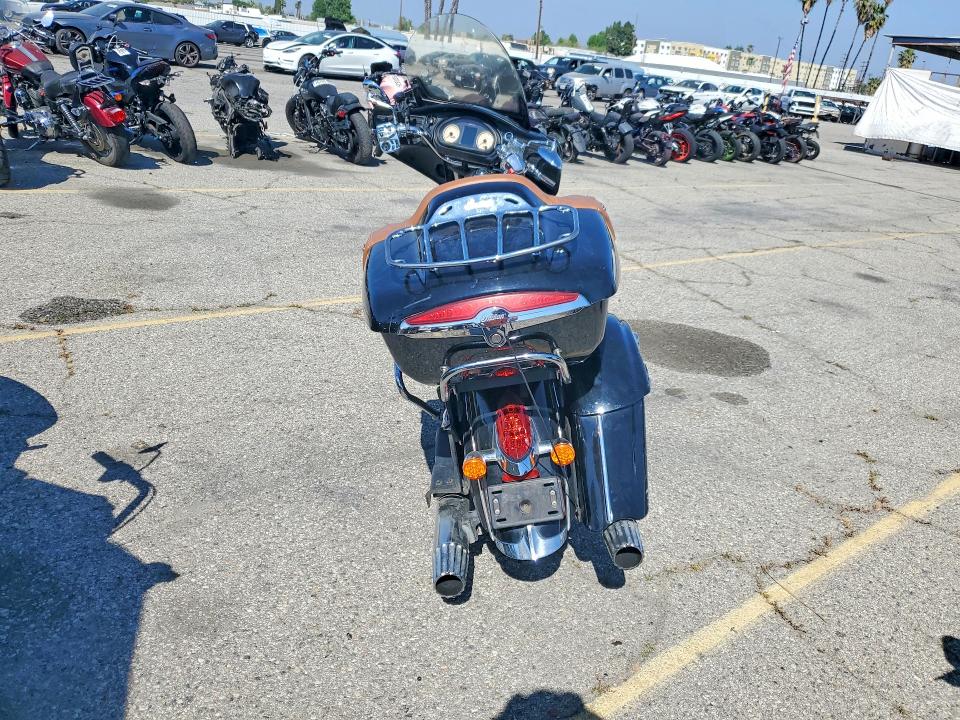 46667836 :رقم المزاد ، 56KTRAAA8F3325223 vin ، 2015 Indian Roadmaster مزاد بيع