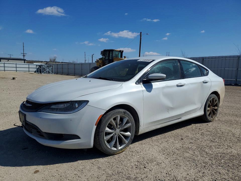 47330956 :رقم المزاد ، 1C3CCCDG4FN556924 vin ، 2015 Chrysler 200 مزاد بيع