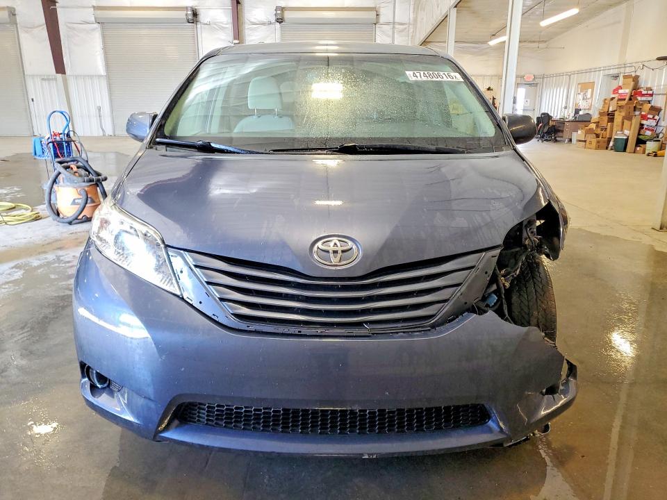 Продажа на аукционе авто 2015 Toyota Sienna, vin: 5TDKK3DC2FS579121, номер лота: 47480616