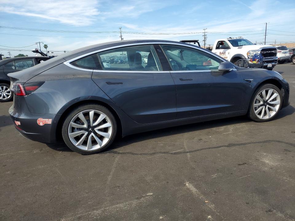 2018 Tesla Model 3 მანქანა იყიდება აუქციონზე, vin: 5YJ3E1EA7JF003339, აუქციონის ნომერი: 45934996
