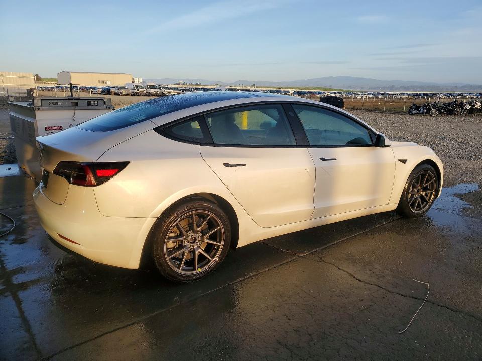 Продажа на аукционе авто 2023 Tesla Model 3, vin: 5YJ3E1EA3PF449593, номер лота: 45493696