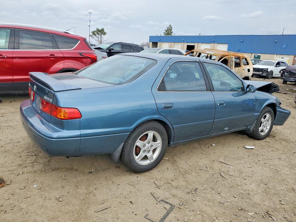 48173446 :رقم المزاد ، 4T1BG22K71U861096 vin ، 2001 Toyt Camry مزاد بيع
