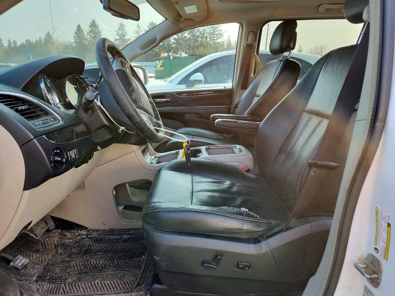 41905506 :رقم المزاد ، 2C4RC1CG7FR725882 vin ، 2015 Chrysler Town & Country مزاد بيع