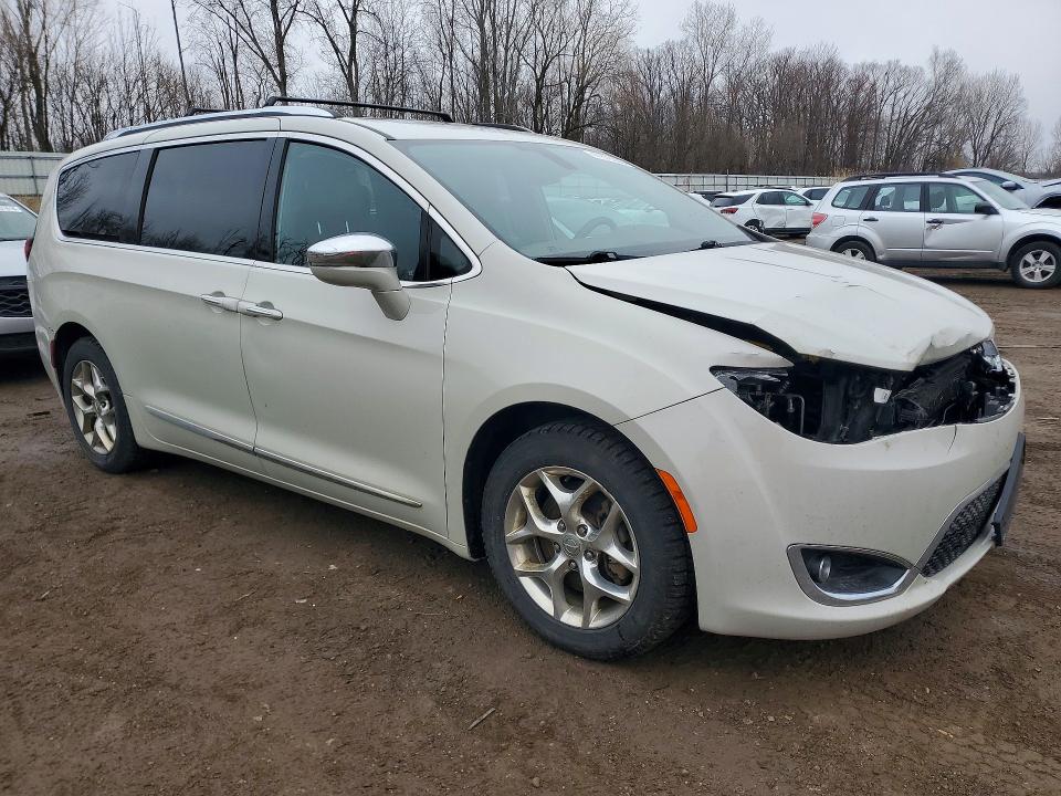 41876286 :رقم المزاد ، 2C4RC1GG2HR665815 vin ، 2017 Chrysler Pacifica مزاد بيع