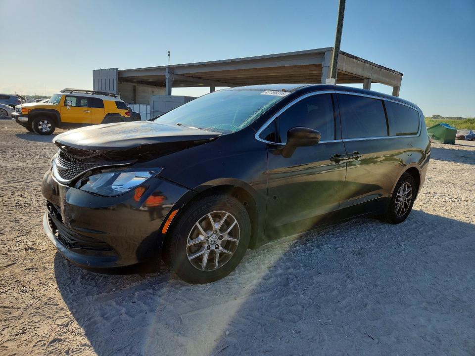 47798316 :رقم المزاد ، 2C4RC1CG4HR553720 vin ، 2017 Chrysler Pacifica مزاد بيع