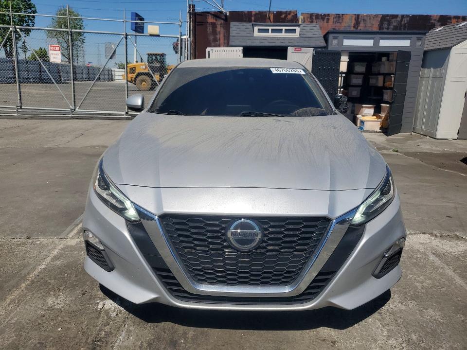 46766286 :رقم المزاد ، 1N4BL4DV2NN318652 vin ، 2022 Nissan Altima مزاد بيع