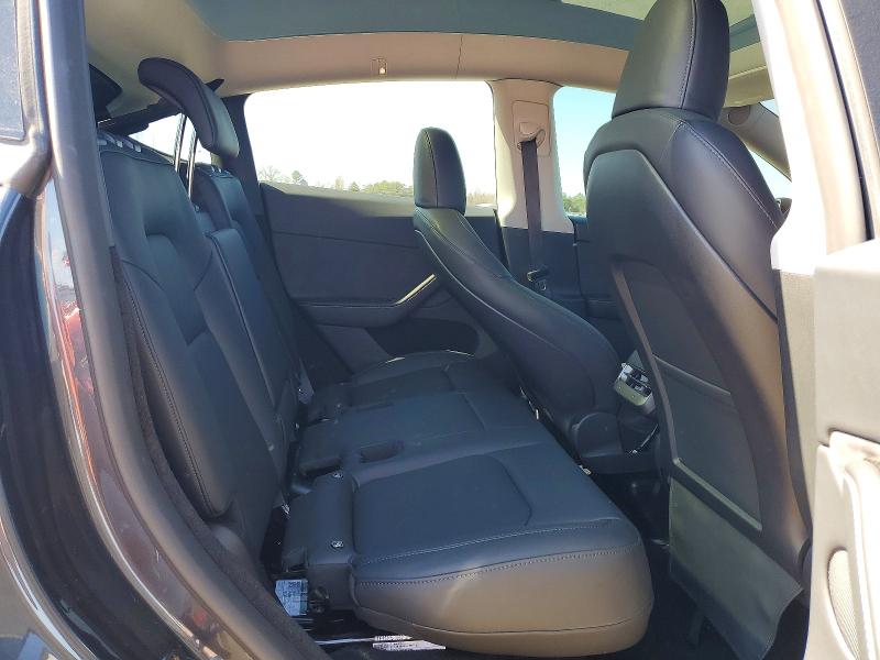 2024 Tesla Model Y მანქანა იყიდება აუქციონზე, vin: 7SAYGDEEXRA262097, აუქციონის ნომერი: 79130035