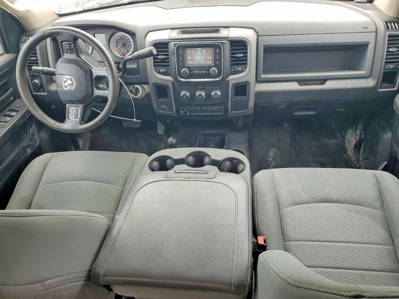 47469876 :رقم المزاد ، 3C6UR5HLXHG663173 vin ، 2017 Ram 2500 مزاد بيع