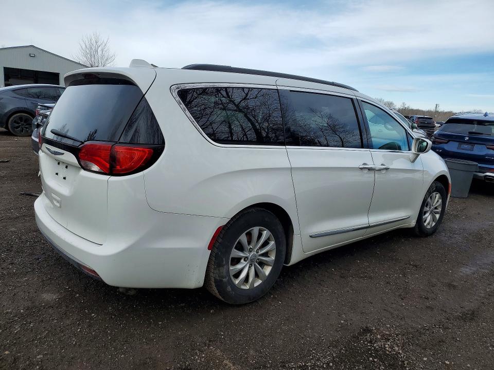 Продажа на аукционе авто 2017 Chrysler Pacifica Touring L F, vin: 2C4RC1BG1HR550663, номер лота: 41788356