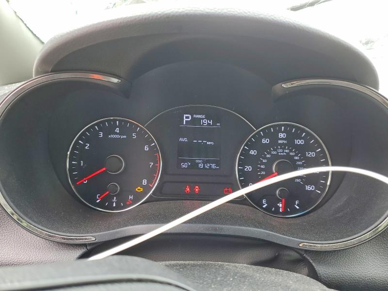 45676846 :رقم المزاد ، 3KPFK4A71JE202412 vin ، 2018 Kia Forte مزاد بيع