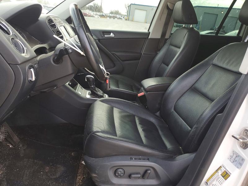 46488976 :رقم المزاد ، WVGVV7AX5HK019991 vin ، 2017 Volkswagen Tiguan مزاد بيع