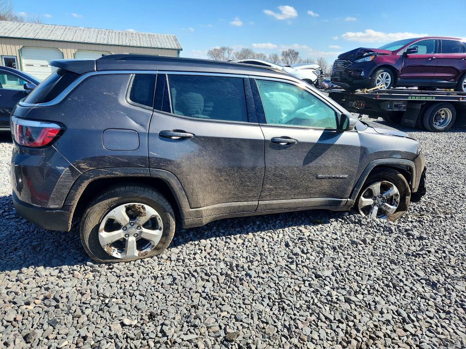 45622296 :رقم المزاد ، 3C4NJDBB6JT139093 vin ، 2018 Jeep Compass مزاد بيع