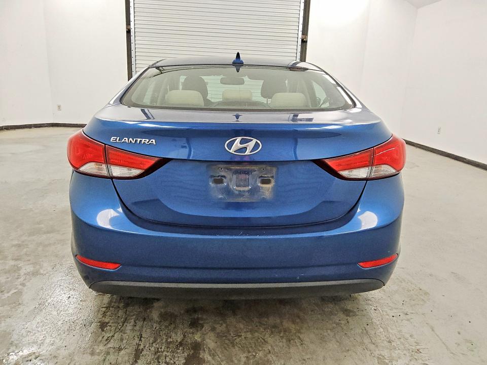 Продаж на аукціоні авто 2015 Hyundai Elantra, vin: KMHDH4AE8FU456112, номер лоту: 77011205