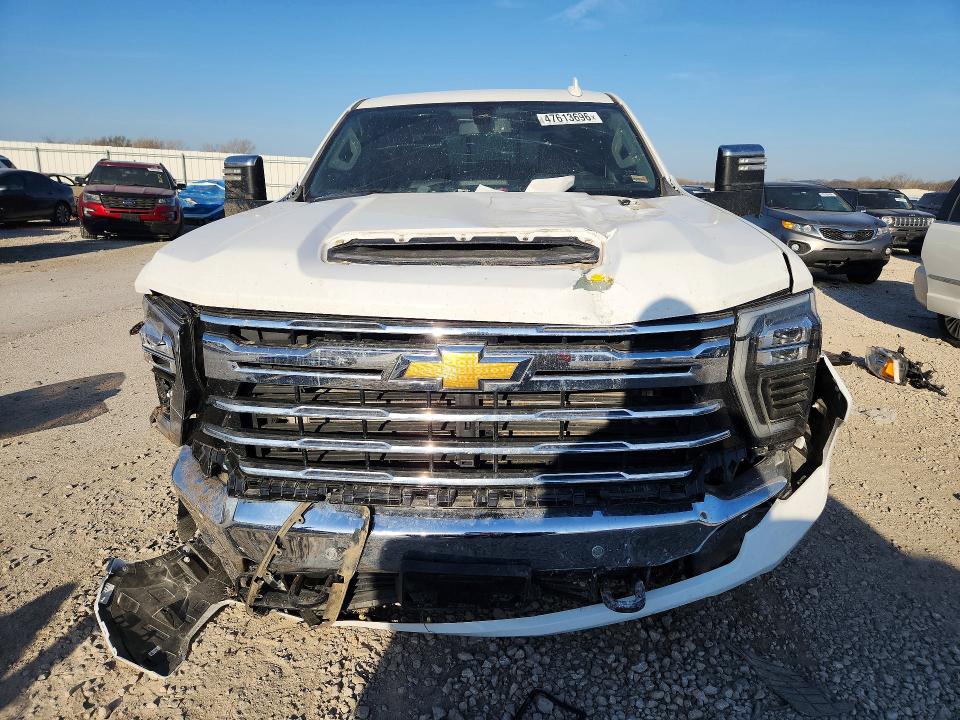 47613696 :رقم المزاد ، 1GC1YPEY6MF302707 vin ، 2021 Chevrolet Silverado مزاد بيع
