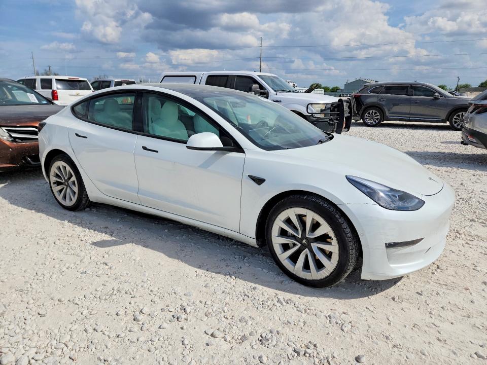 2022 Tesla Model 3 მანქანა იყიდება აუქციონზე, vin: 5YJ3E1EB5NF197027, აუქციონის ნომერი: 47877546