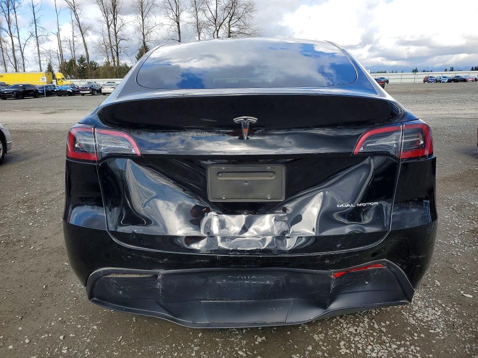 Продаж на аукціоні авто 2024 Tesla Model Y, vin: 7SAYGAEE1RF983832, номер лоту: 79808665