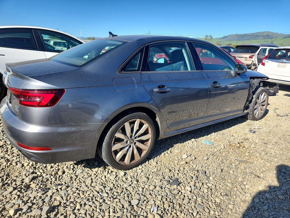 Продажа на аукционе авто 2018 Audi A4, vin: WAUDNAF49JA036975, номер лота: 78477845