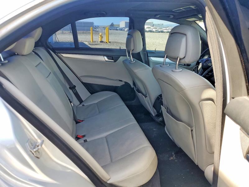 2014 Mercedes-benz C მანქანა იყიდება აუქციონზე, vin: WDDGF4HB2EG222330, აუქციონის ნომერი: 46032746