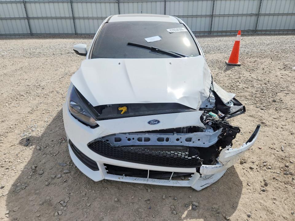 47858986 :رقم المزاد ، 1FADP3L90GL221444 vin ، 2016 Ford Focus مزاد بيع