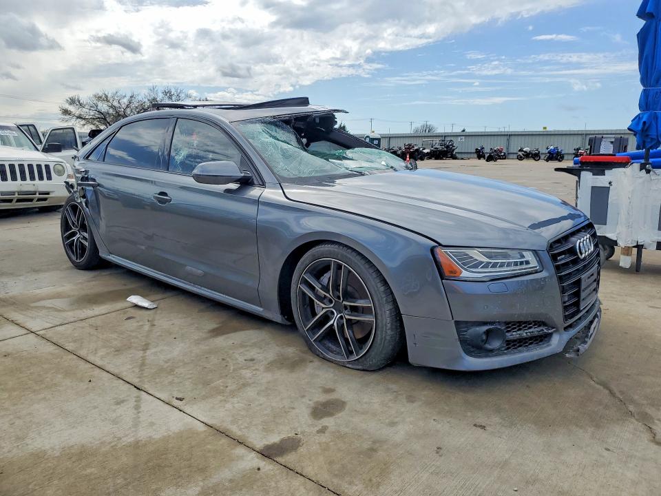 Продаж на аукціоні авто 2018 Audi A8, vin: WAU44AFD6JN000611, номер лоту: 41991516