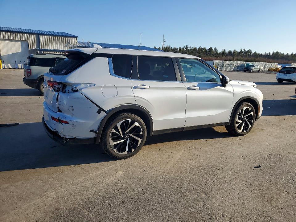 Продажа на аукционе авто 2022 Mitsubishi Outlander, vin: JA4J4TA85NZ007960, номер лота: 46136126
