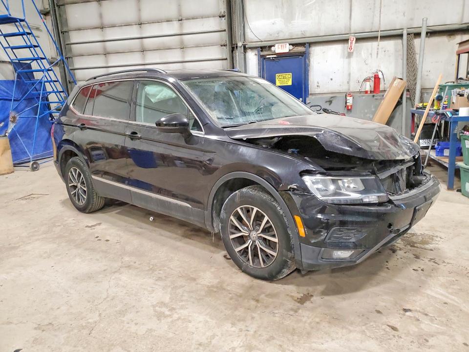 76444335 :رقم المزاد ، 3VV2B7AX1JM198529 vin ، 2018 Volkswagen Tiguan مزاد بيع