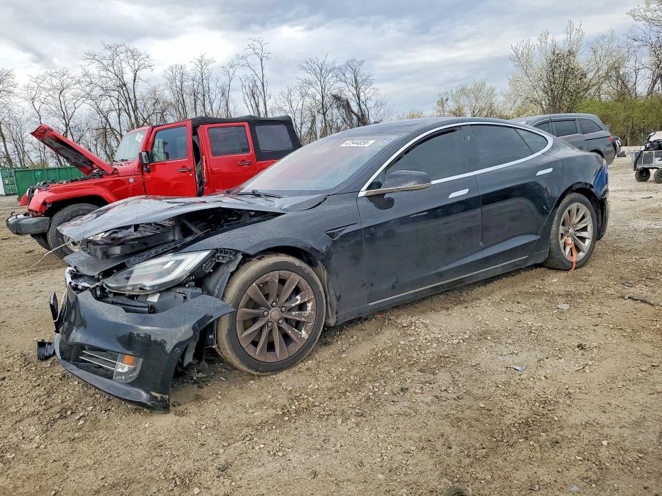47944856 :رقم المزاد ، 5YJSA1E28HF190598 vin ، 2017 Tesla Model S مزاد بيع