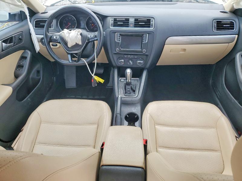 41805146 :رقم المزاد ، 3VWDB7AJ5HM385394 vin ، 2017 Volkswagen Jetta مزاد بيع