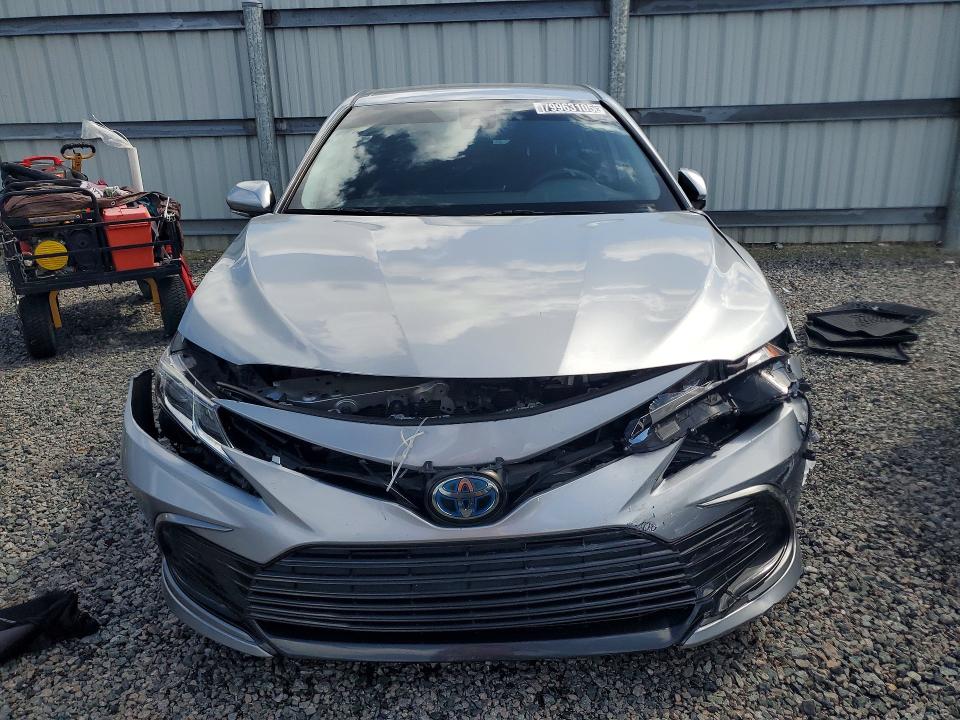 2022 Toyota Camry Hybrid მანქანა იყიდება აუქციონზე, vin: 4T1C31AK8NU587473, აუქციონის ნომერი: 79963105