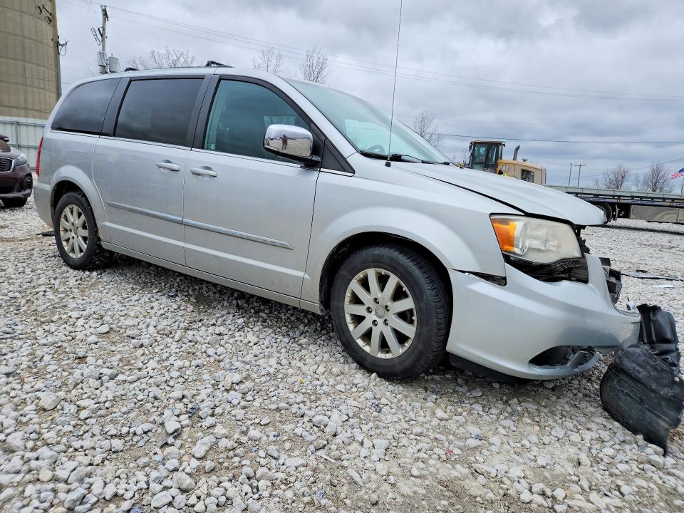 47063226 :رقم المزاد ، 2A4RR8DGXBR611448 vin ، 2011 Chrysler Town & Country مزاد بيع