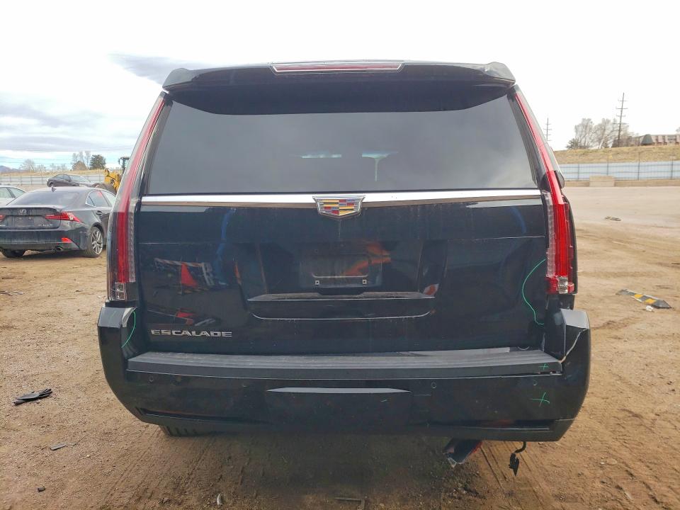 41800696 :رقم المزاد ، 1GYS4DKJ2HR236449 vin ، 2017 Cadillac Escalade مزاد بيع